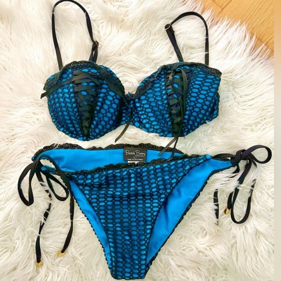 Beach Bunny Bikini “Love her madly” Set - Picture 9 of 10